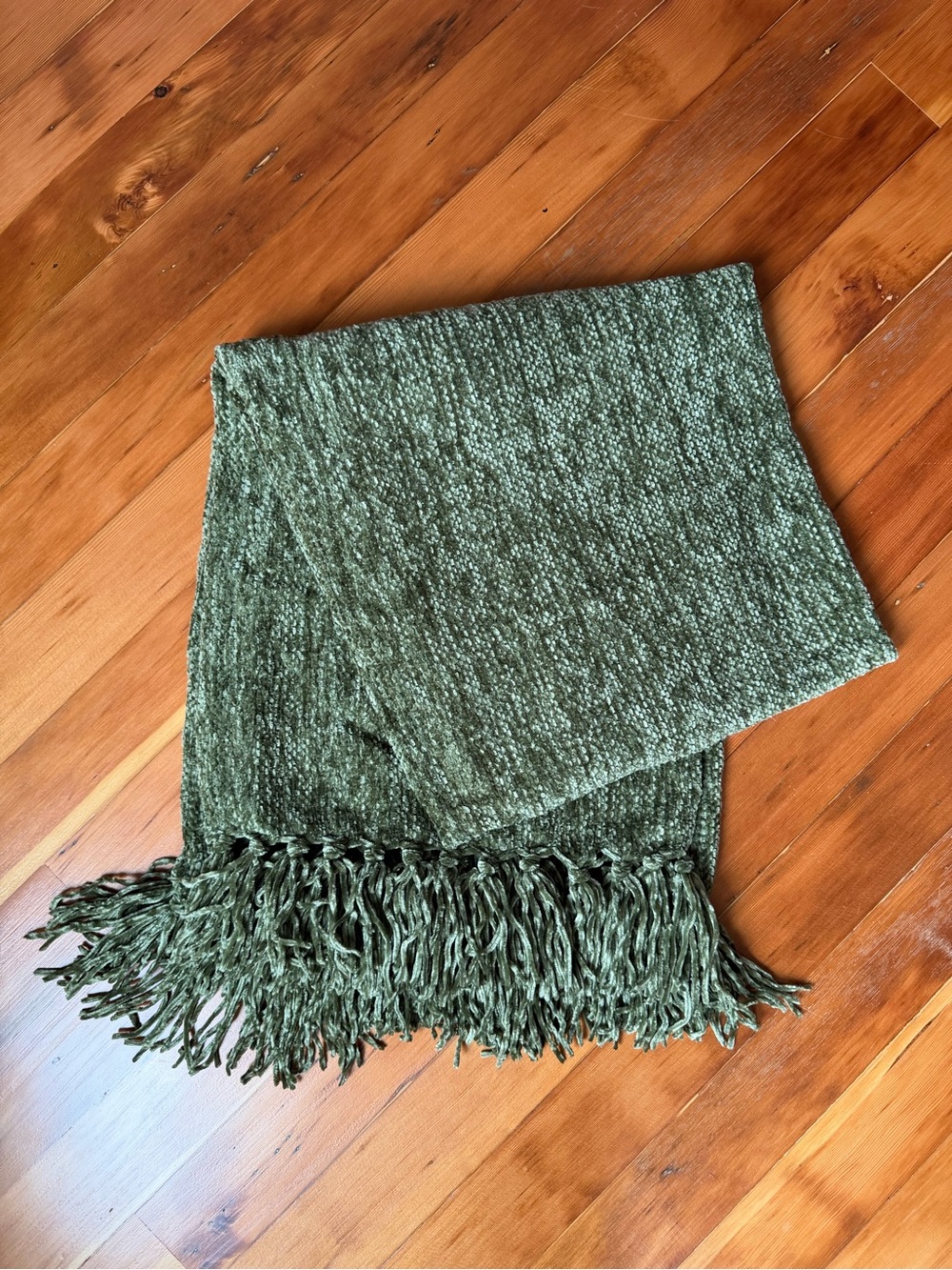 FRYE Fringe Oversized Throw Blanket 50 x 70" Olive green